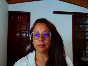 Milfginebra Chaturbate stream image from July 08, 2025