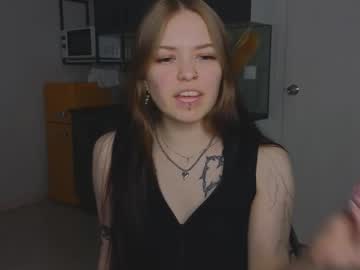 Julidropp Chaturbate stream image from July 08, 2025