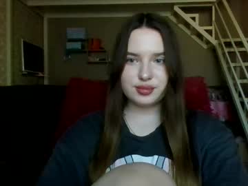 Lilyygray Chaturbate stream image from July 08, 2025