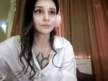 Lynncottingham Chaturbate stream image from July 08, 2025