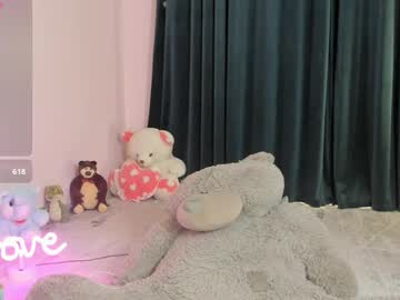 Lili_Evaa Chaturbate stream image from July 08, 2025