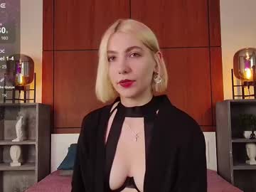 Blushberry Chaturbate stream image from July 09, 2025