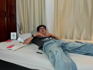 Larry_Plones Chaturbate stream image from July 09, 2025