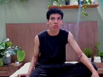 Fl0wer_Boy Chaturbate stream image from July 09, 2025