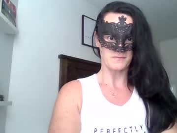 Domhotwife Chaturbate stream image from July 09, 2025