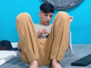 Matthew_Hawk19 Chaturbate stream image from July 10, 2025
