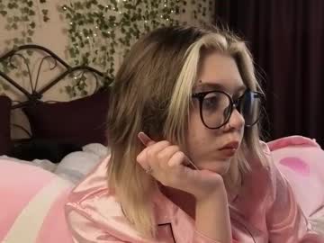 Irissocute Chaturbate stream image from July 10, 2025