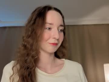 Lynnedobson Chaturbate stream image from July 10, 2025