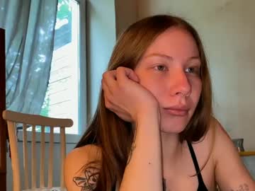 Misszlataa Chaturbate stream image from July 10, 2025