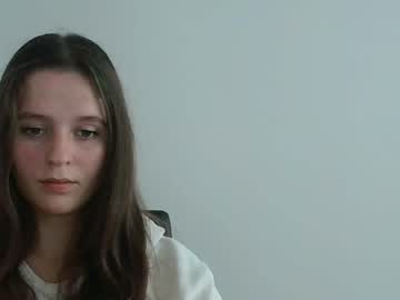 Annbelll Chaturbate stream image from July 10, 2025