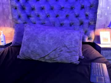 Zaravelvet Chaturbate stream image from July 10, 2025