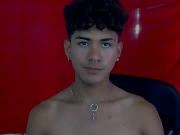 Jey_Robins Chaturbate stream image from July 10, 2025