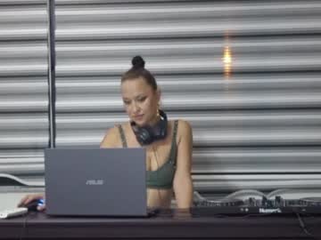 Dark_Moon_Girl Chaturbate stream image from July 10, 2025