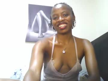 Juicylucita Chaturbate stream image from July 10, 2025