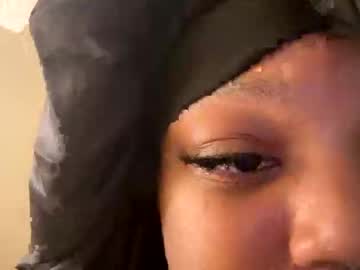 Candii719195 Chaturbate stream image from July 11, 2025