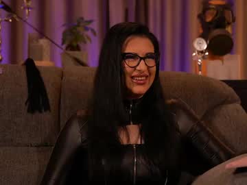 Mistresskellykent Chaturbate stream image from July 11, 2025
