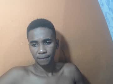 Dkeni08 Chaturbate stream image from July 11, 2025