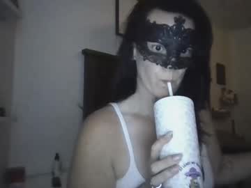 Domhotwife Chaturbate stream image from July 11, 2025
