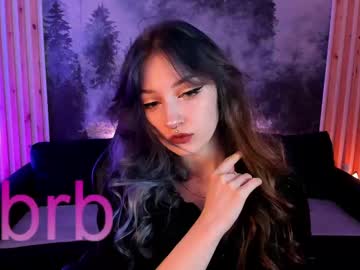 Lii_Luu Chaturbate stream image from July 11, 2025