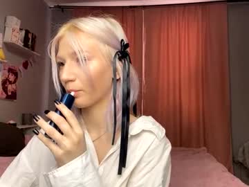 Leyasaolee Chaturbate stream image from July 11, 2025