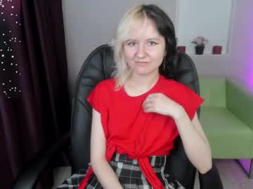 Girl_Next_Doorr stream image from July 11, 2025