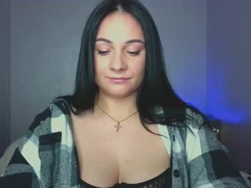 Emelyblum Chaturbate stream image from July 11, 2025