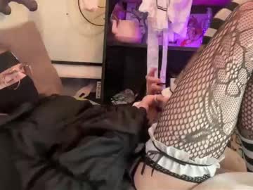 Monaxwilds Chaturbate stream image from July 11, 2025