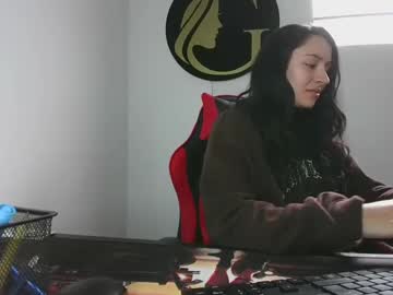 Emily_Aurora132 Chaturbate stream image from July 11, 2025
