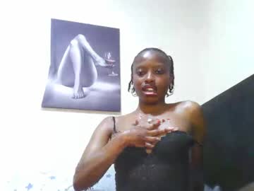 Juicylucita Chaturbate stream image from July 11, 2025