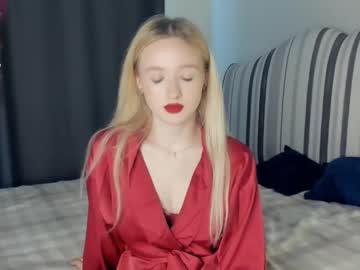 Lolliis Chaturbate stream image from July 12, 2025