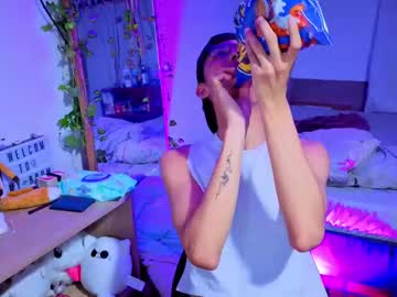 Luclawthorne Chaturbate stream image from July 12, 2025