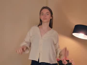 Monabrickell Chaturbate stream image from July 12, 2025