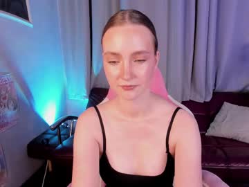Ellabloom Chaturbate stream image from July 12, 2025
