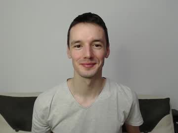 Ajviejen Chaturbate stream image from July 12, 2025