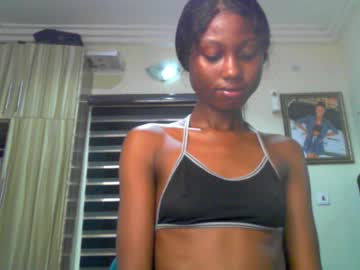Coco_Petitqueen Chaturbate stream image from July 13, 2025