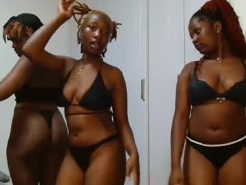 Titty_Hunny Chaturbate stream image from July 13, 2025