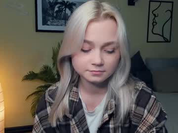 Silviagillingham Chaturbate stream image from July 13, 2025