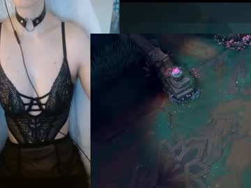 Lilythrone Chaturbate stream image from July 14, 2025
