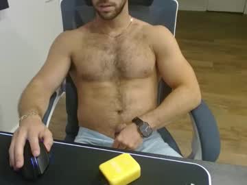 Jizzle30 Chaturbate stream image from July 14, 2025