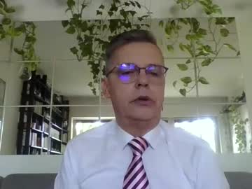 Suit_Elegant Chaturbate stream image from July 14, 2025