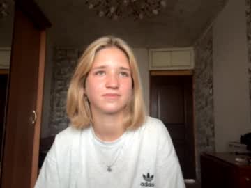 Softie_Queen Chaturbate stream image from July 14, 2025