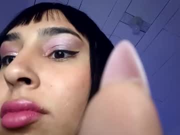 Anneantonela Chaturbate stream image from July 14, 2025