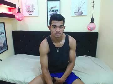 Hugecock_Fitness Chaturbate stream image from July 15, 2025