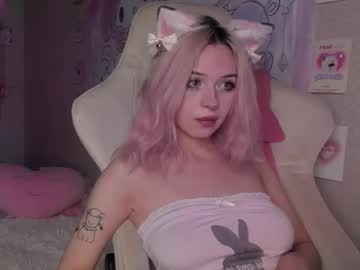 Vivi_Bloom Chaturbate stream image from July 15, 2025