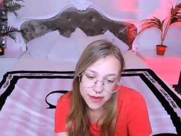 Layriantavee Chaturbate stream image from July 15, 2025