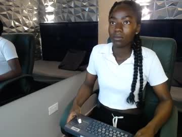 Katia_Green Chaturbate stream image from July 15, 2025