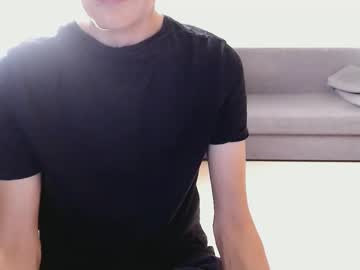 Berillymoon Chaturbate stream image from July 15, 2025
