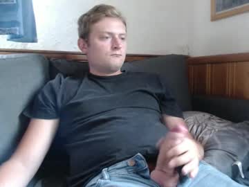 Largebit17 Chaturbate stream image from July 15, 2025