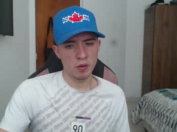Sextinger Chaturbate stream image from July 15, 2025