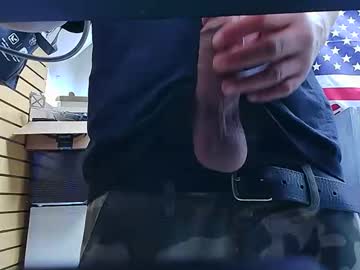 Thehungstud420 Chaturbate stream image from July 15, 2025